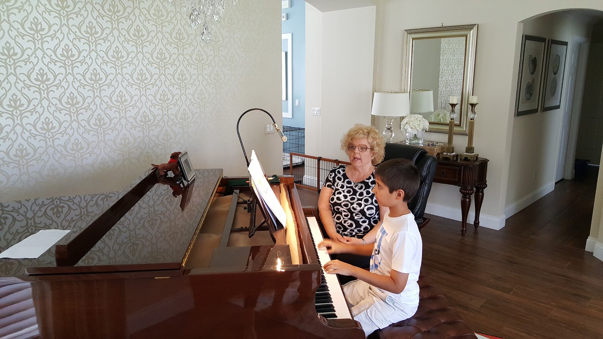 Learning piano from linda
